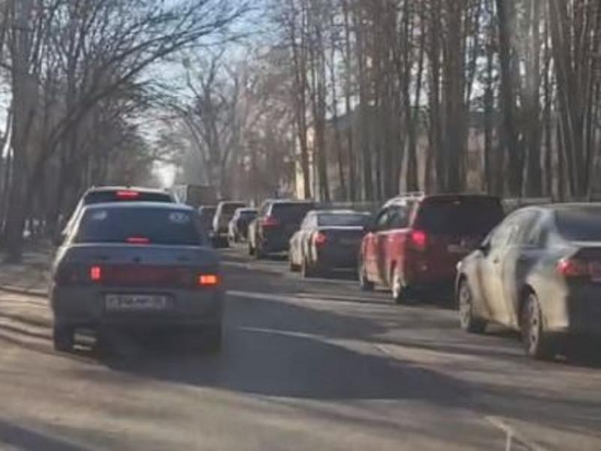 Огромная пробка остановила движение в Центральном районе Воронежа