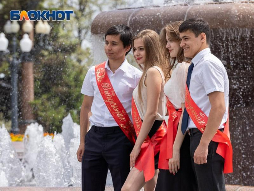 Школьникам-серебряным медалистам будут выдавать аттестаты с отличием в Воронеже