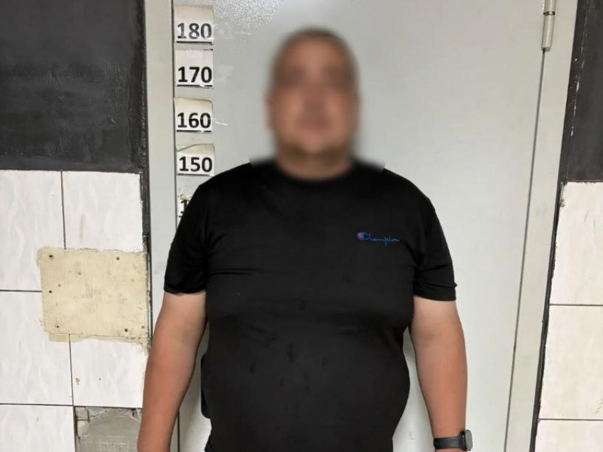 Стала известна судьба дебошира, разгромившего легковушки в воронежском ЖК «Дельфин»