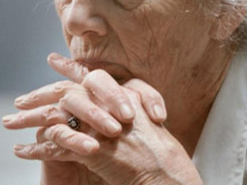 87-летнюю бабушку обманули от имени пенсионного фонда в Воронеже