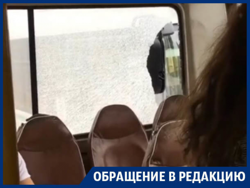 Пассажиров засыпало разбитым стеклом в ДТП с маршрутками в Воронеже