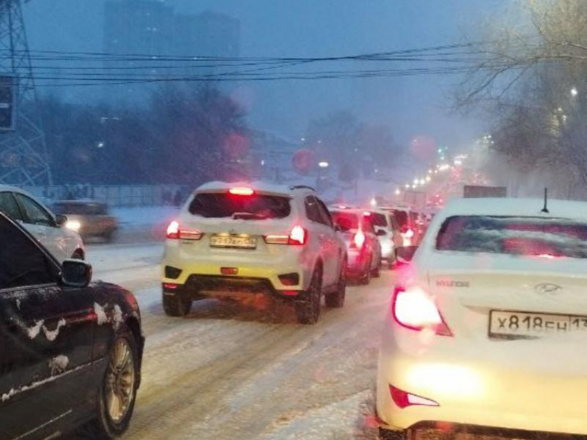 Адская пробка в 10 баллов сковала автомобилистов в Воронеже
