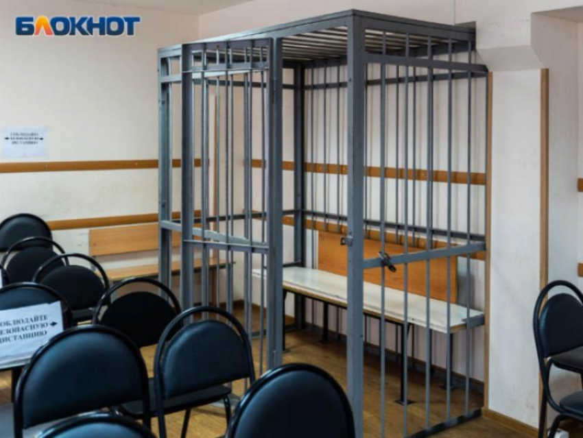 Нож в спину: воронежанку будут судить за пьяное покушение на убийство мужа