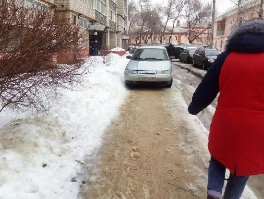 Воронежца за хамскую парковку назвали «чмошником» 