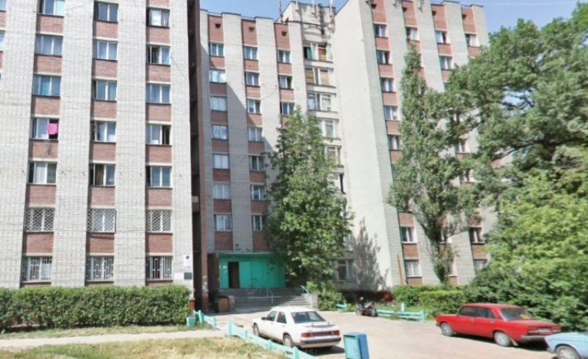 Тело студента нашли под окнами общежития в Воронеже