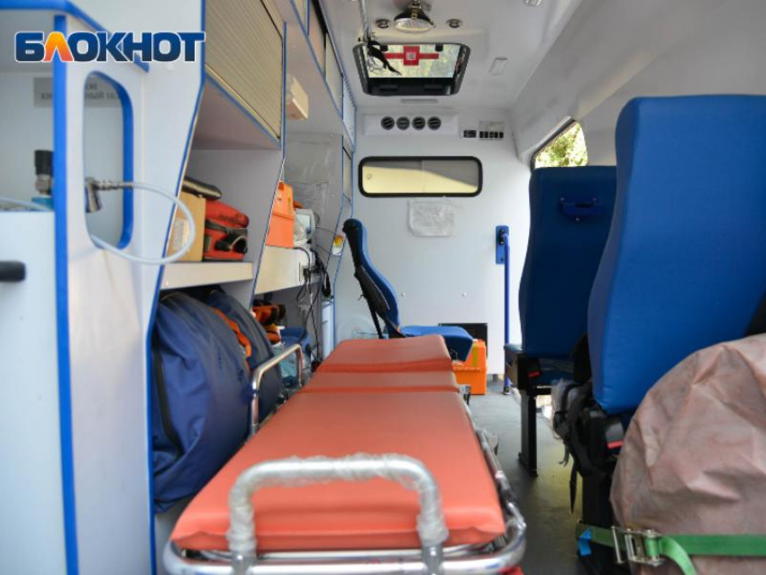 Резкое торможение воронежского маршрутчика довело пассажирку до больницы 