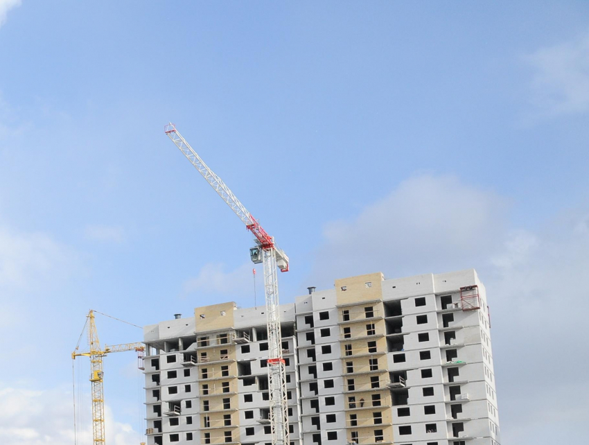 Стало известно, где в Воронеже сильнее всего подешевели квартиры в новостройках