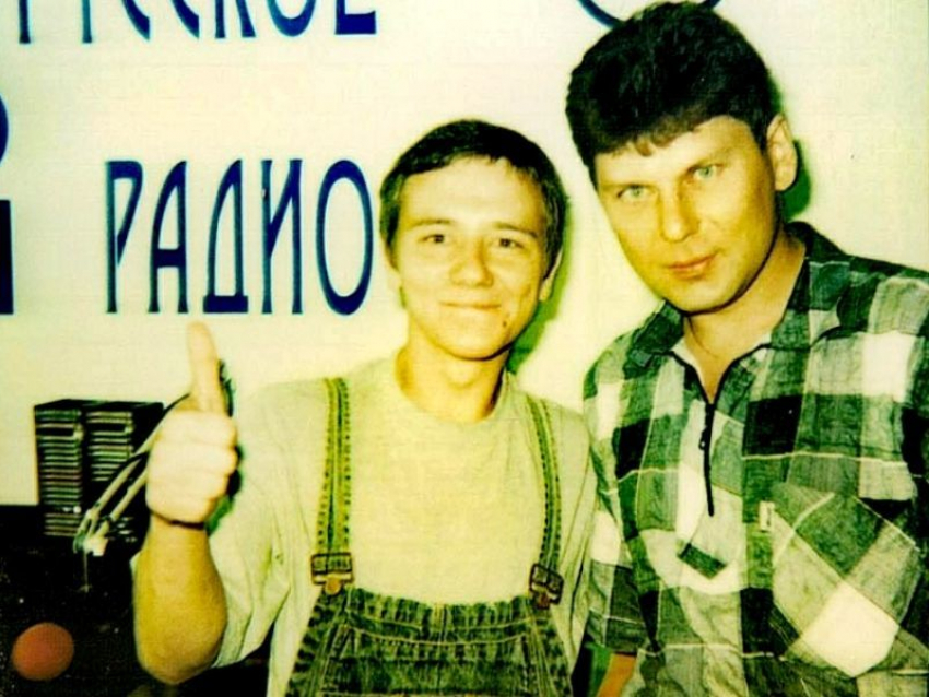 Опубликовано раритетное фото встречи Хоя и Гребенщикова на радио в Воронеже