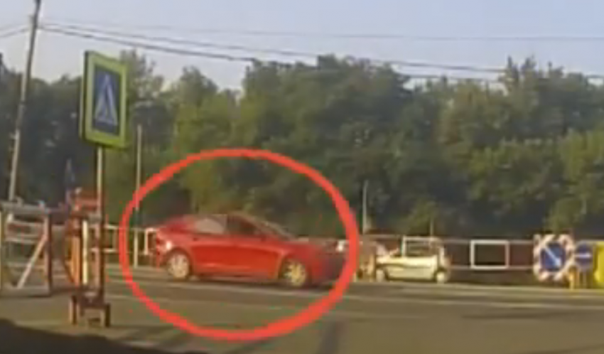 В сети появилось видео с погоней за 19-летним «шумахером «  на дорогой «Мазде» в Воронеже