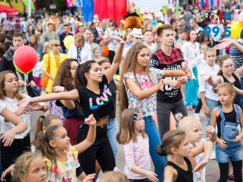 Праздник «Детское радио. День города детства» стал самой масштабной  детской площадкой города!