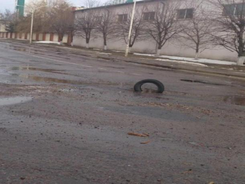 Воронежцы показали альтернативный вариант борьбы с пустотами на дорогах
