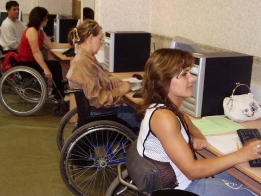 В Воронеже тридцать инвалидов смогли найти работу через службу занятости населения