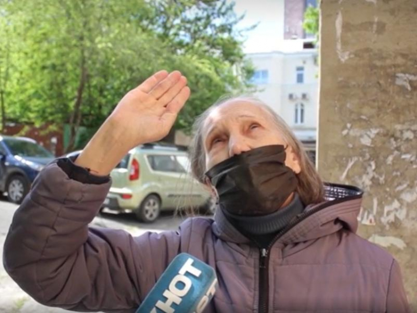 «Разогнать и УК, и Фонд капремонта»: кого винят жители дома с балконом-убийцей в Воронеже