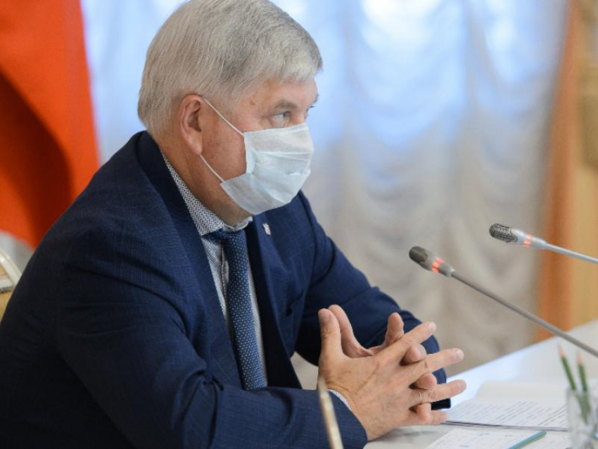 Губернатор Гусев решил устроить ковидную «порку» ТЦ в Воронеже 