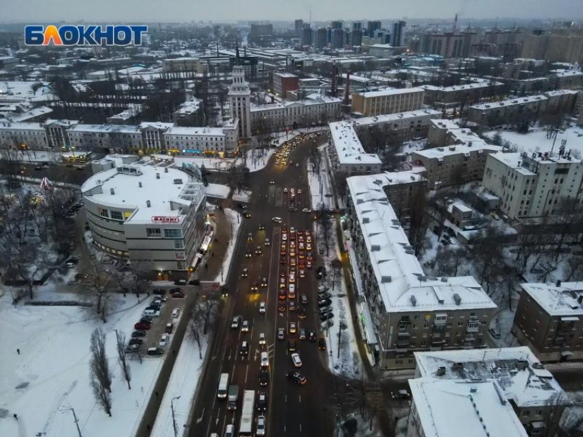 Авария на трубопроводе оставила без тепла центр Воронежа  