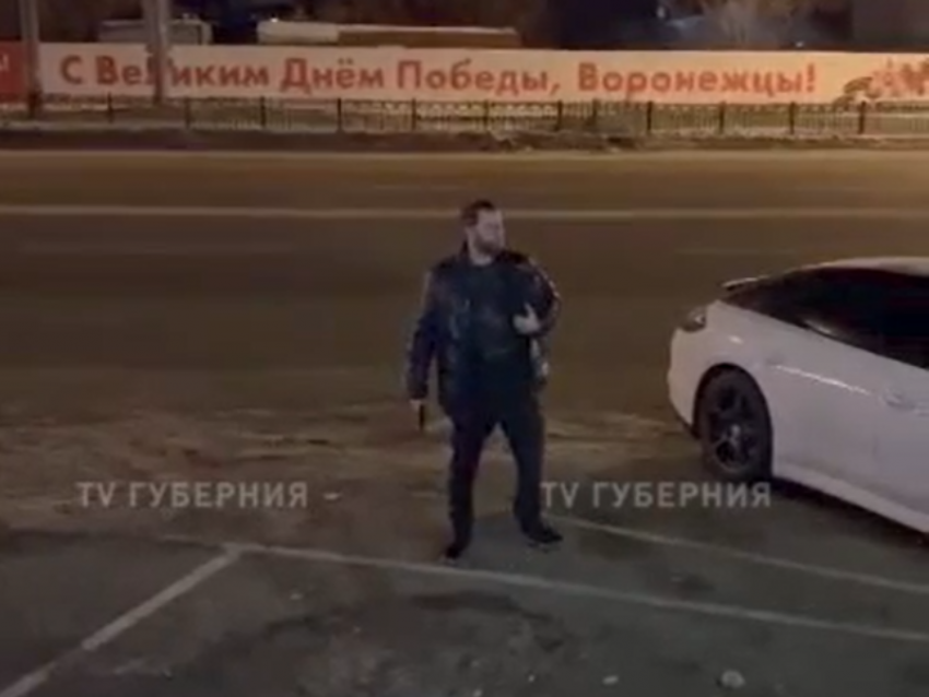 Мужчина открыл стрельбу около ресторана в Воронеже