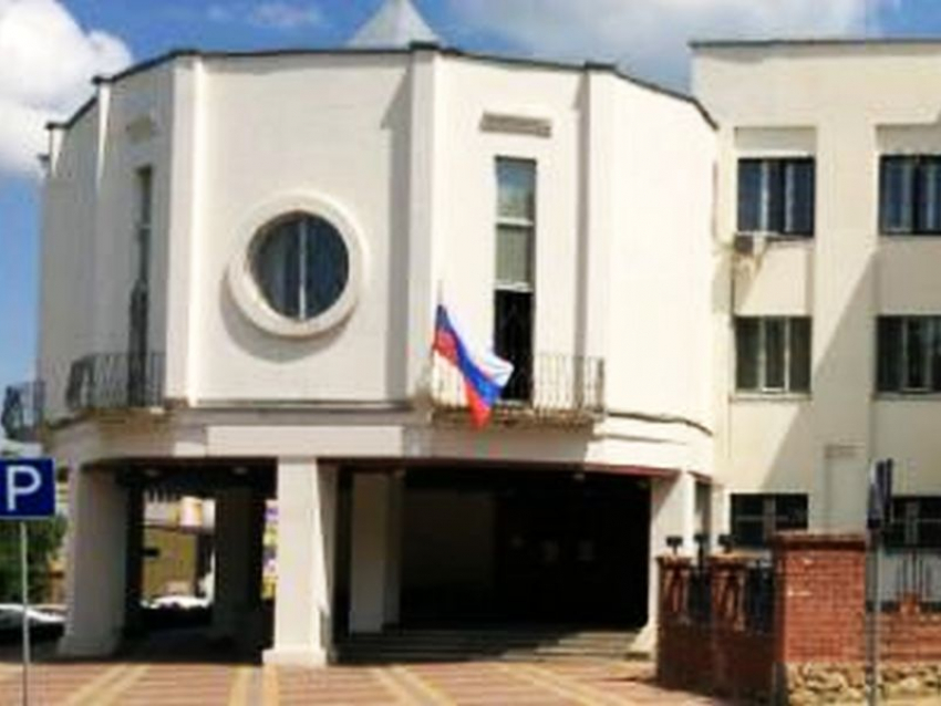 В Нововоронеже грабителя, порезавшего лицо женщине, отправили на 3 года в колонию