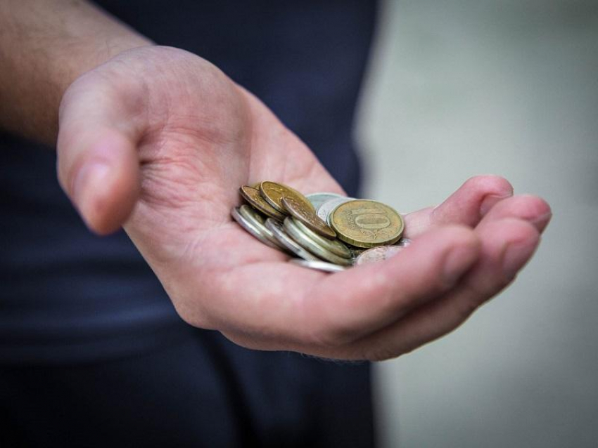 Жители Воронежской области начали экономить на услугах