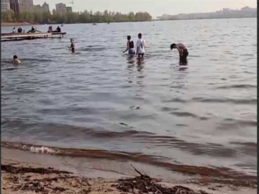 Воронежцы открыли купальный сезон в апреле
