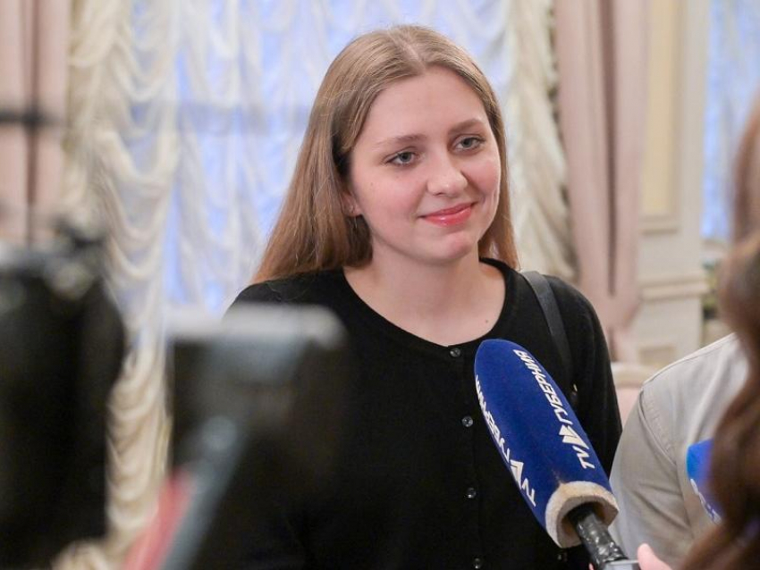 Воронежская пловчиха-красавица Клепикова стала чемпионкой мира в Сингапуре 