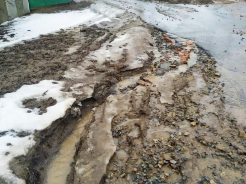 "Зачем нам такие муниципалитеты?» – общественники призвали отремонтировать непроходимые дороги в воронежском селе
