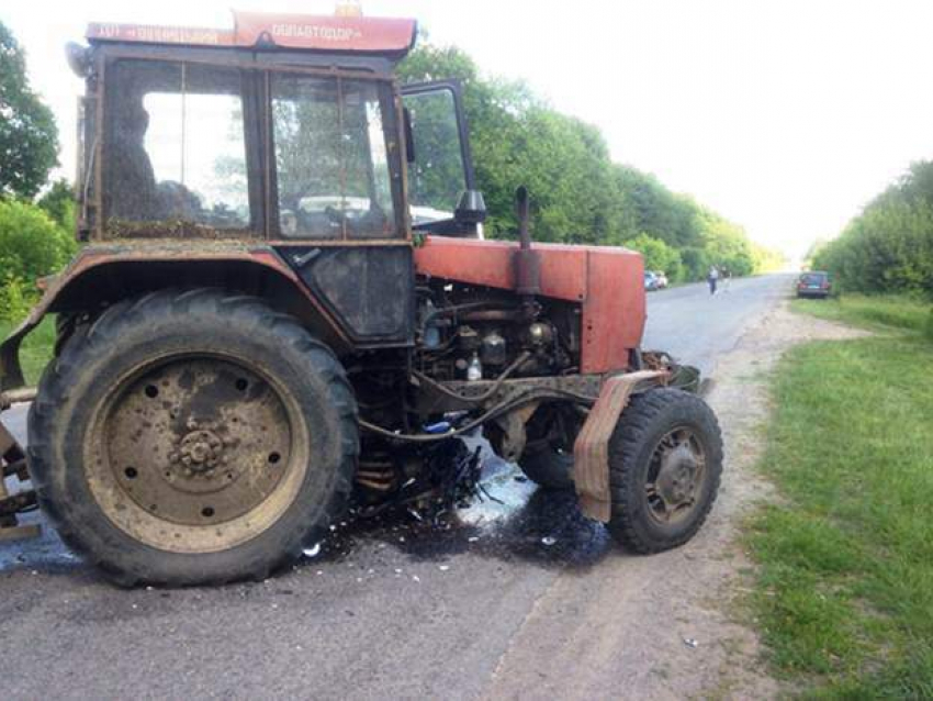 Водитель трактора погиб при столкновении с КамАЗом под Воронежем