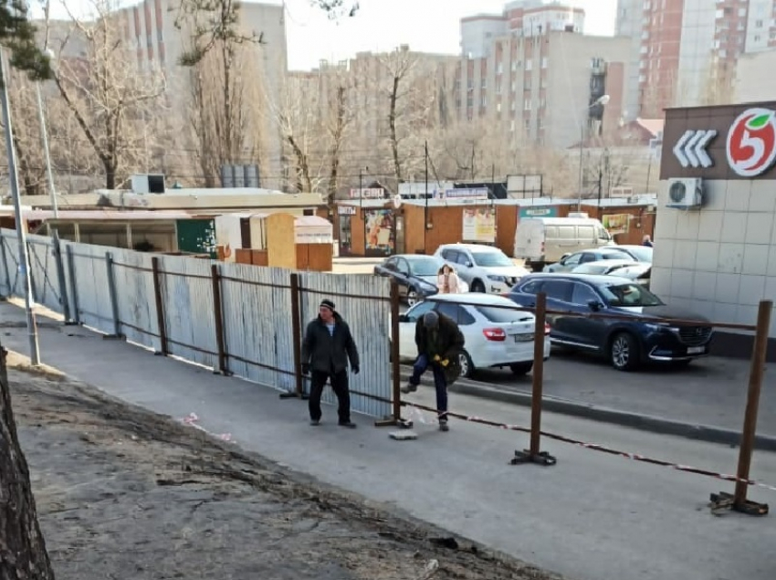 Губернатора Гусева просят разобраться в захвате земли многоэтажки в Воронеже 