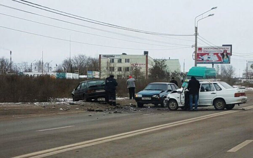 Авария с тремя авто в Воронеже спровоцировала огромную пробку