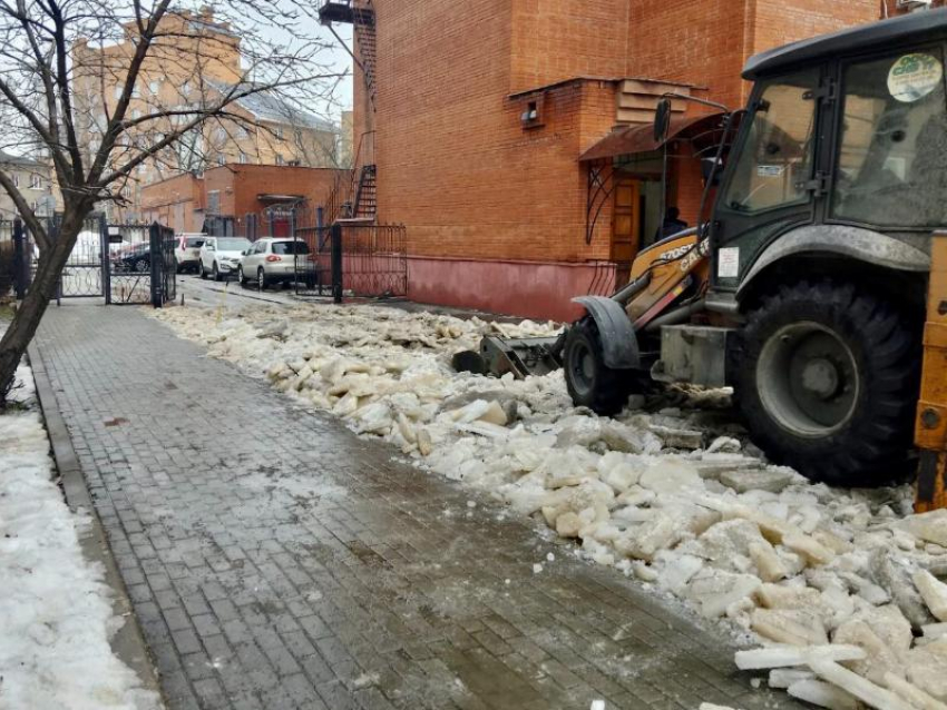 Воронеж ведет борьбу с последствиями ледяного апокалипсиса