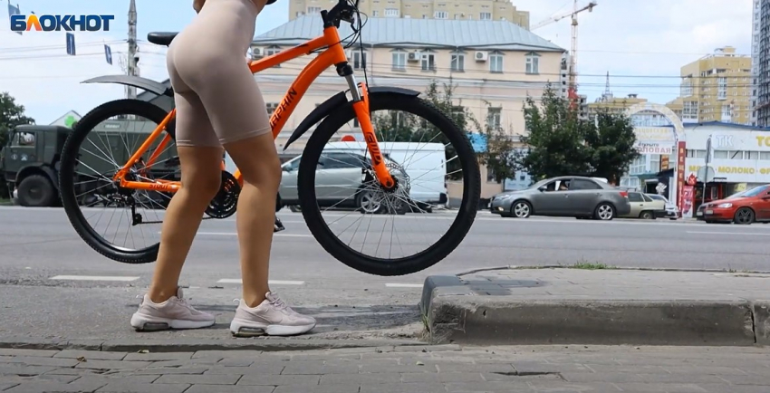 Вика в шоке: велоксперимент в центре Воронежа закончился провалом