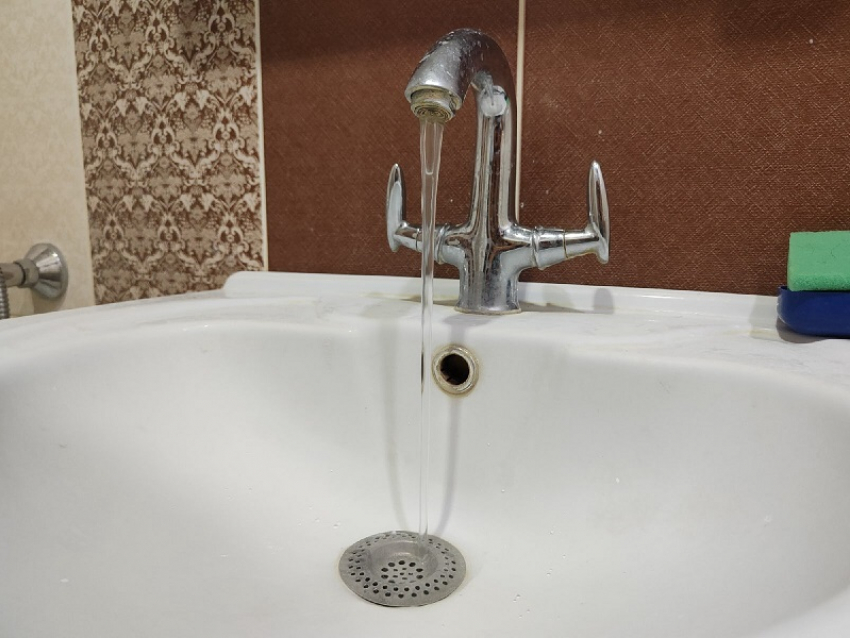 Опубликован список воронежских домов, в которых отключат горячую воду в июне