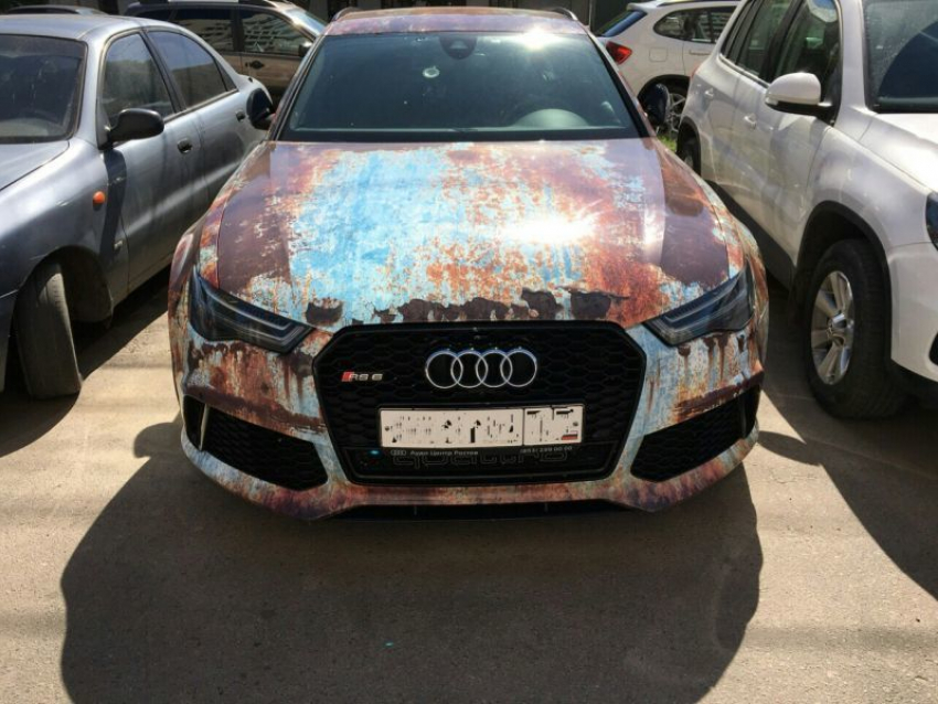 Audi с ржавой аэрографией заметили на воронежских улицах