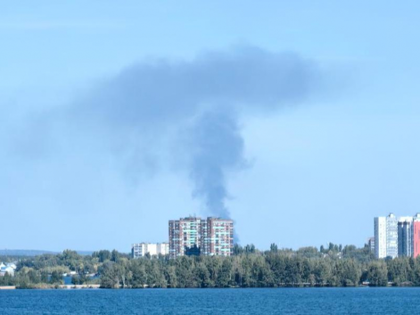 Стала известна причина возникновения огромного столба дыма над Воронежем