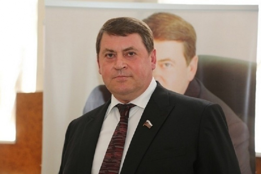 Бывший вице-губернатор Макин нашёл 33 тысячи рублей, чтобы расплатиться с приставами