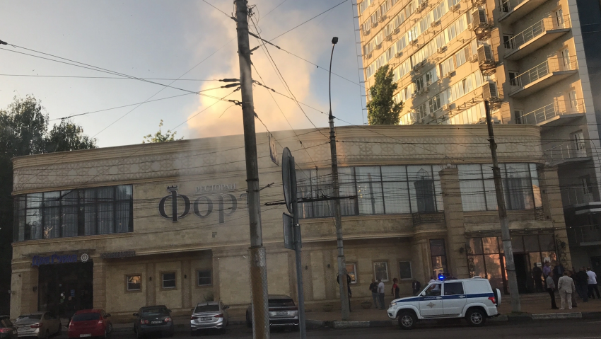 О пожаре в центре Воронежа сообщают очевидцы