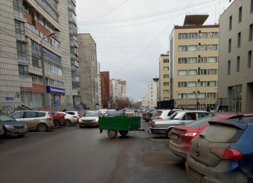 В Воронеже водитель парализовал движение забытым прицепом