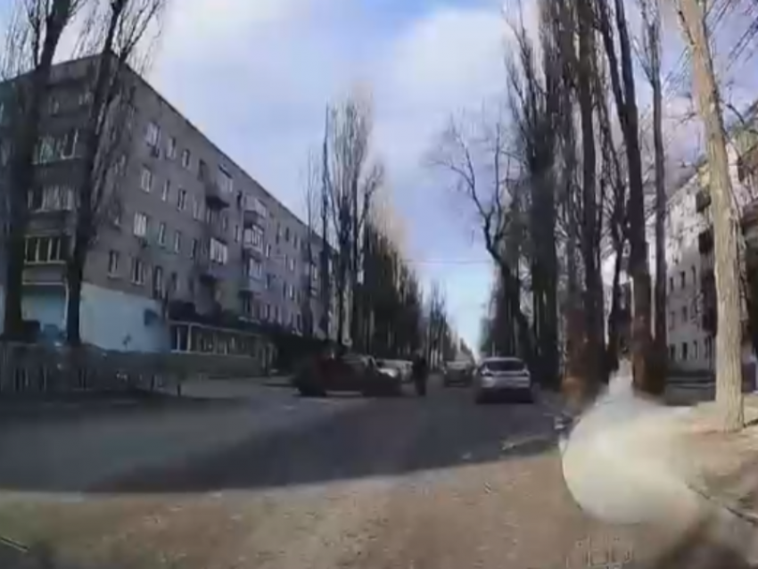 Дедушку на моноколесе сбили в Воронеже – опубликовано видео 