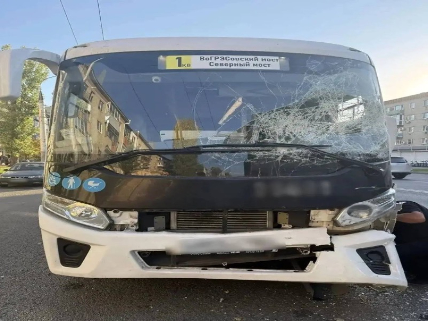 Двухлетний ребёнок и ещё четверо пассажиров пострадали в ДТП с двумя автобусами в Воронеже