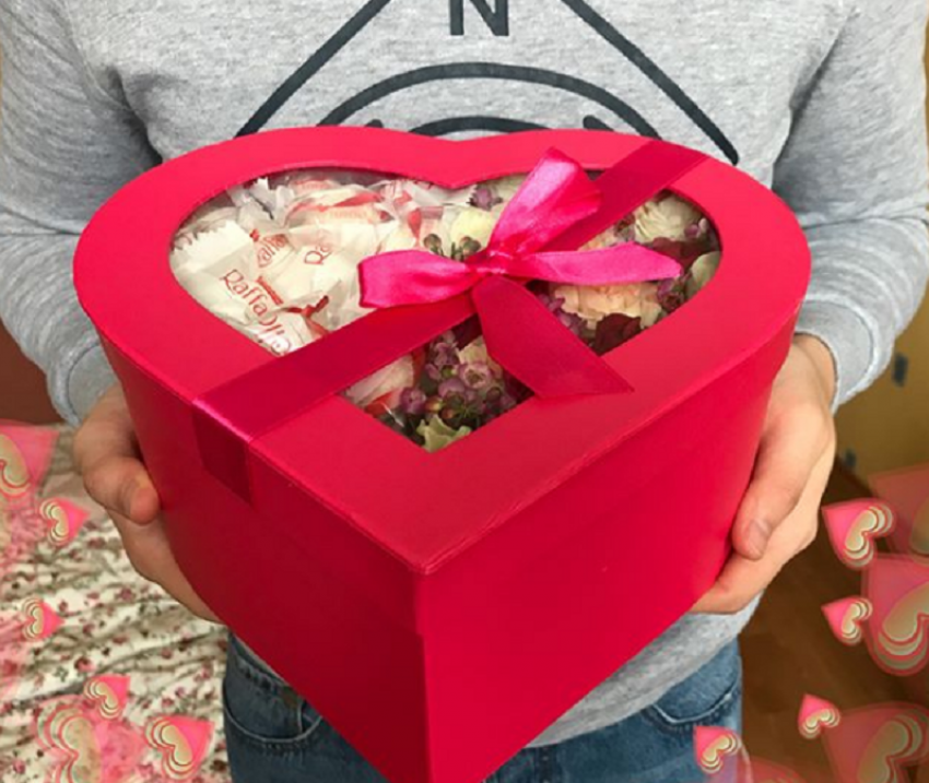 Воронежцы заполонили соцсети снимками подарков на 14 февраля