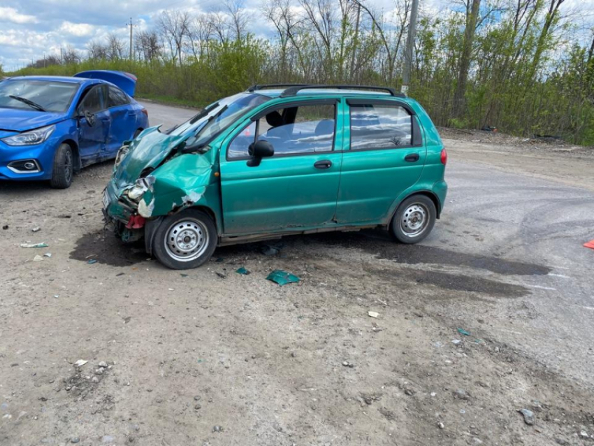 Школьница пострадала в ДТП с двумя легковушками в Воронежской области 