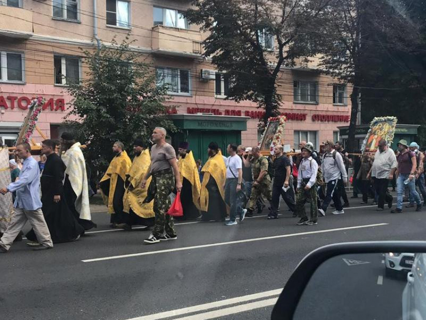 Масштабный крестный ход отменили в Воронеже из-за коронавируса