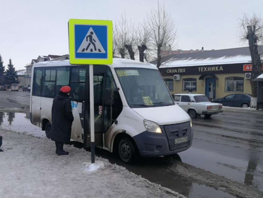 Безналичную оплату привязали к расстоянию в маршрутках под Воронежем