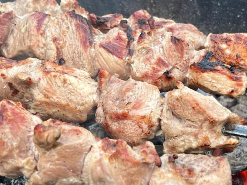 Составлен рейтинг самых шашлычных регионов 