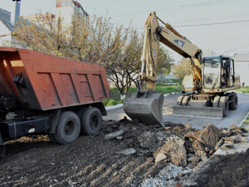 Названы дороги Воронежа, которые отремонтируют за выходные