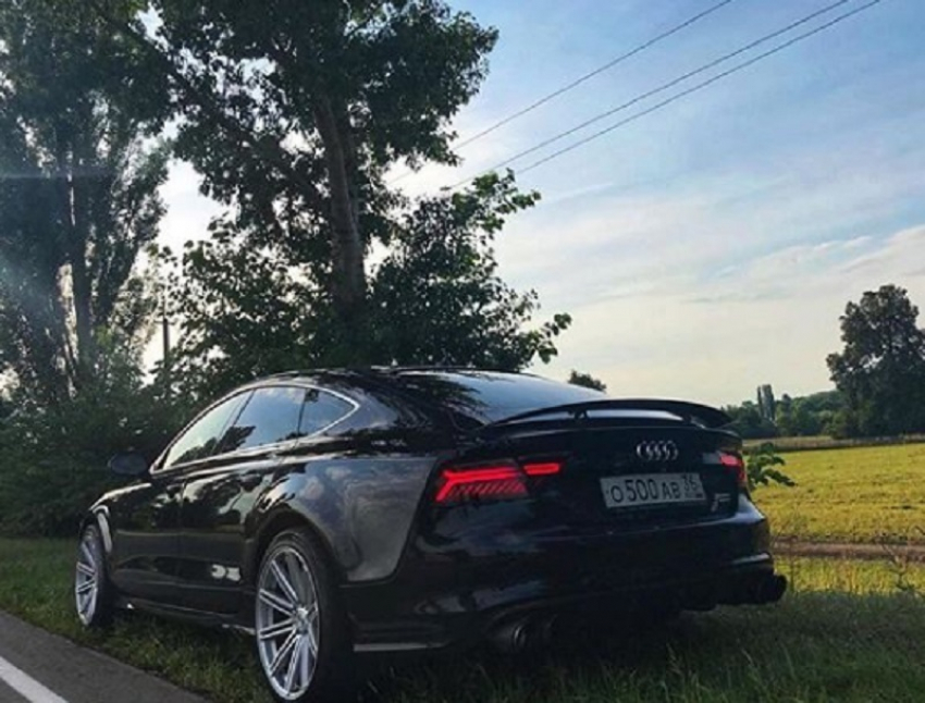 На обочине в Воронеже нашли мощный Audi S7