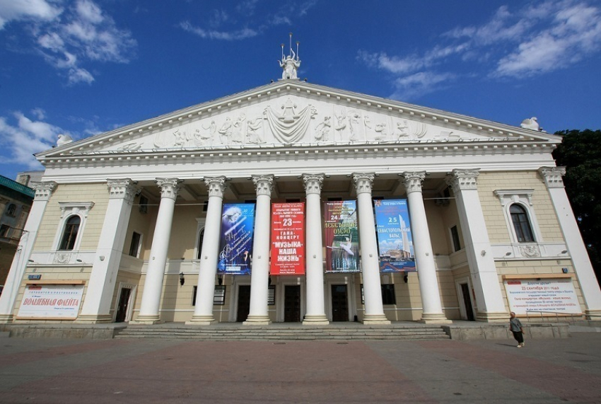 Реконструкции Воронежской Оперы нет, но более полумиллиона уже потрачено