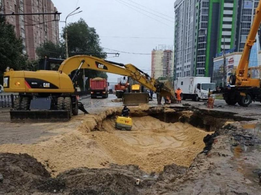 Канализационный коллектор восстановили после аварии в Коминтерновском районе Воронежа 