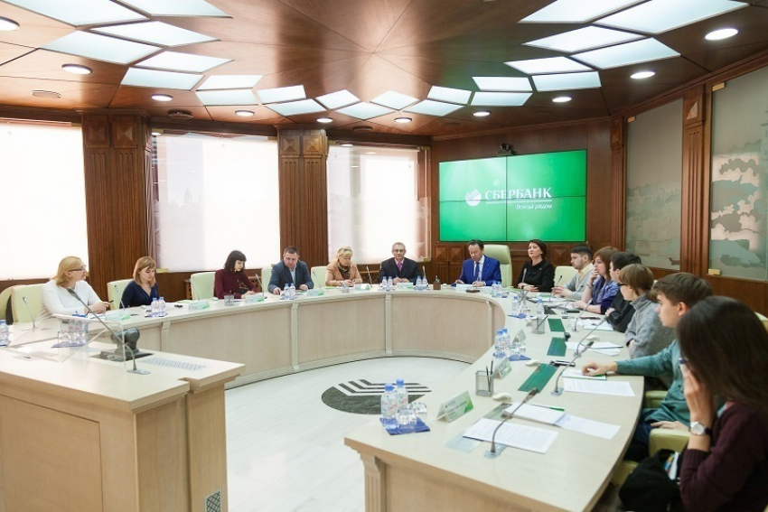 Владимир Салмин провел пресс-конференцию для журналистов региональных СМИ