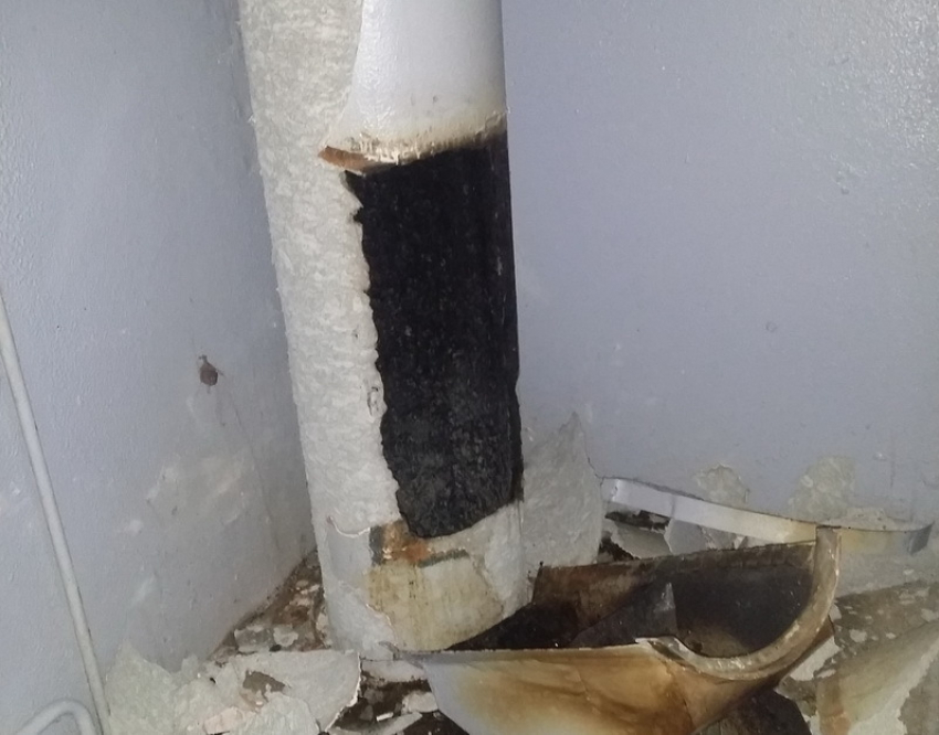 В мусоропроводе воронежской многоэтажки произошел взрыв