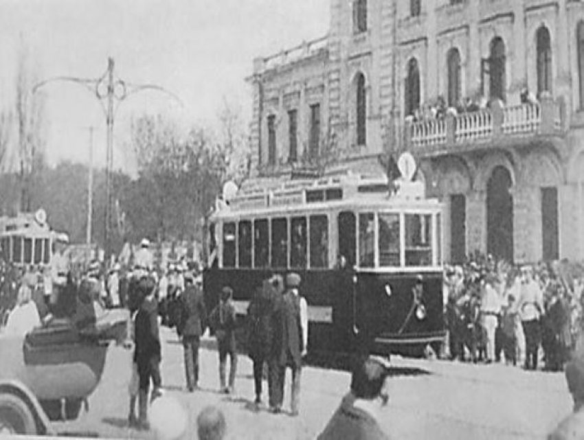 91 год назад правила запрещали милиционерам ездить в автобусах в Воронеже